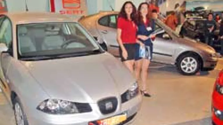 240.000 de masini cumparate de romani in 2006