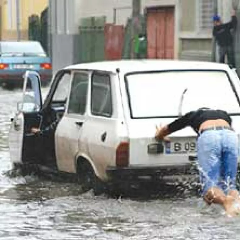 33 de judete, amenintate de inundatii