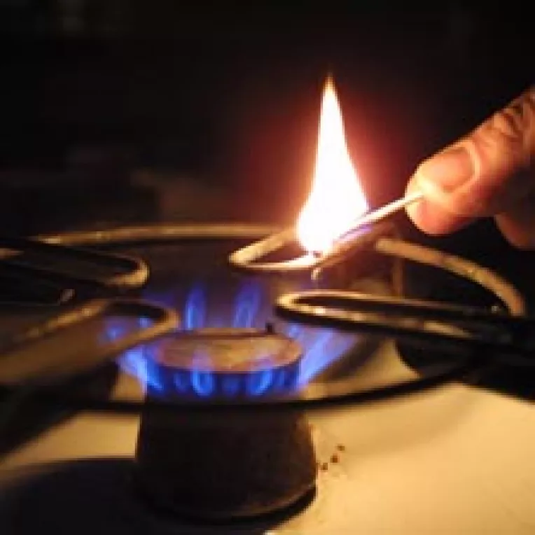 40.000 de lei, abonamentul lunar pentru un aragaz