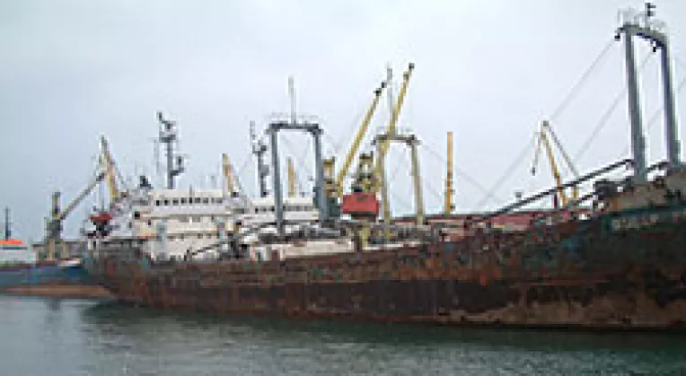 A crescut traficul de marfuri in porturile Constanta si Mangalia