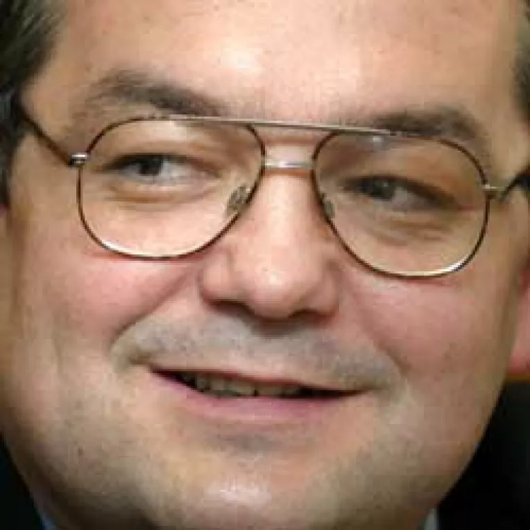 A inceput concursul “cine-i ajuta mai mult pe sinistrati“