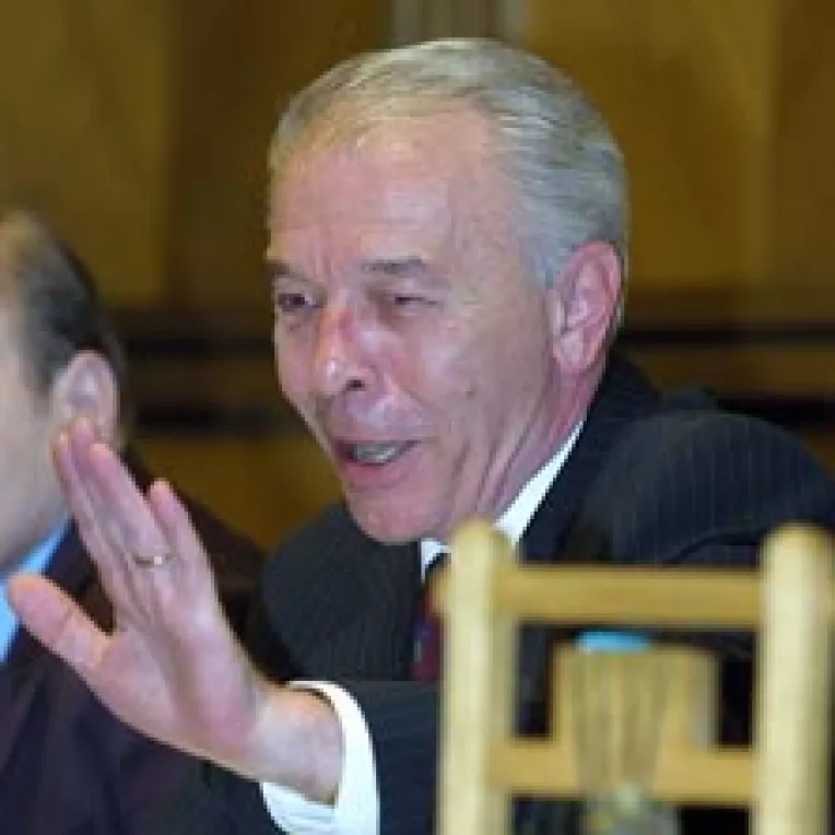 A inceput scandalul in Parlament