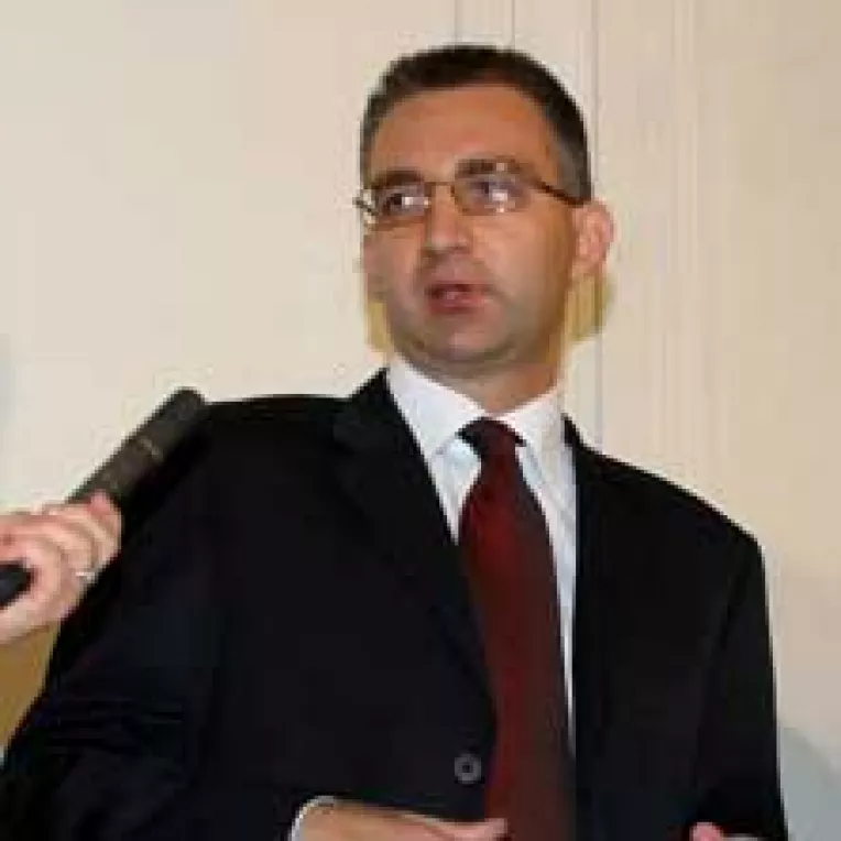 Actiunile Fondului Proprietatea se grabesc sa apara la Bursa