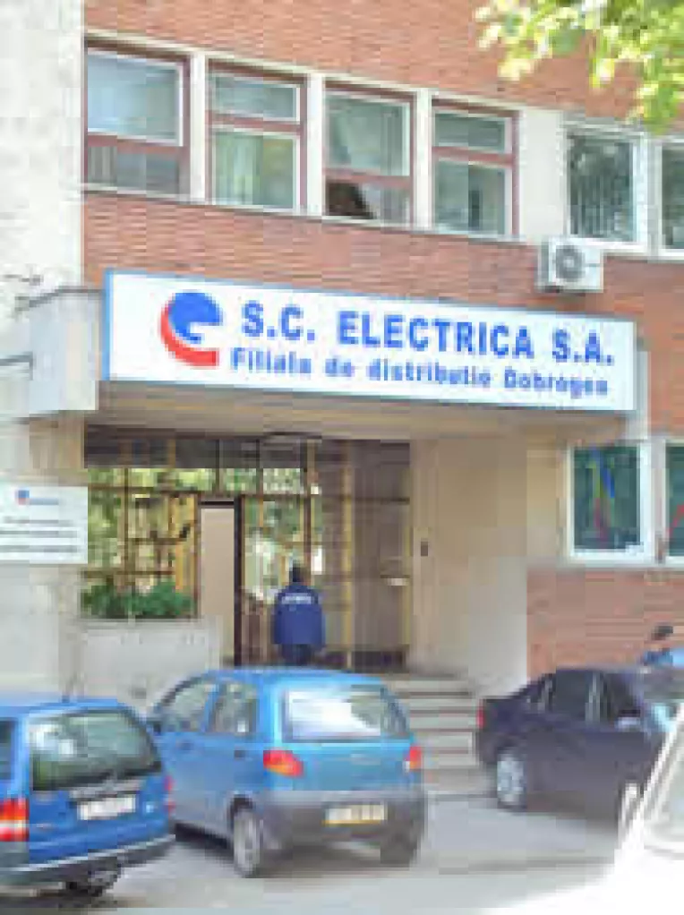 Actiunile italienilor detinute la Electrica se ajusteaza