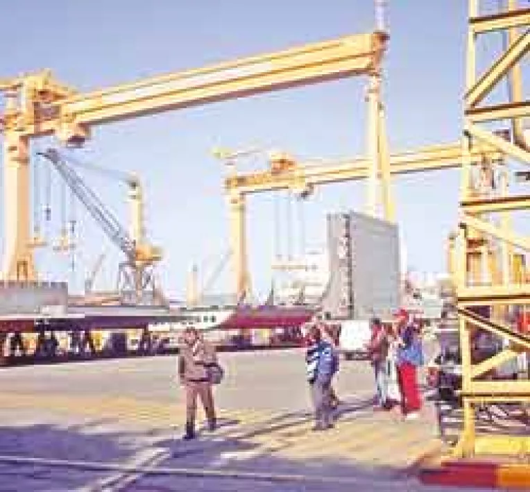 Activitatea de la Daewoo, reluata dupa o luna de proteste