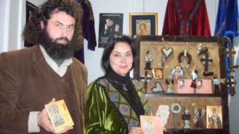 Actrita Manuela Golescu: "Prezenta la targul de cadouri de la Sala Dalles este o noua ocazie de a ma intalni cu oameni deosebiti!"