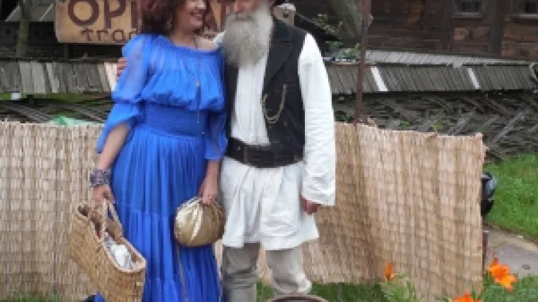 Actrita Rona Hartner: E o urgenta sa ne intoarcem la traditii!