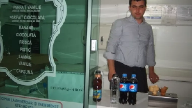 Adrian Menghes: "Inghetata cu ingrediente bio, chiar la intrarea in Muzeul Taranului Roman!"