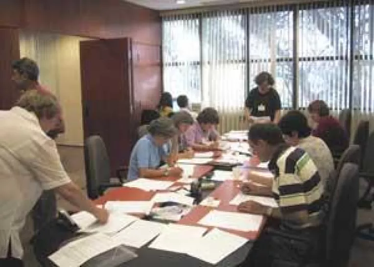 Afaceri profitabile cu facturile romanilor