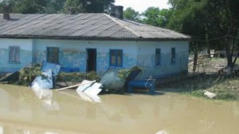 Ajutor de la constructorii galateni