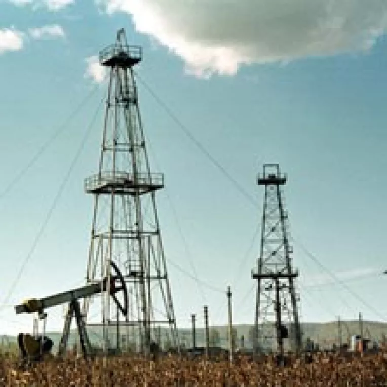 Al-Qaida umfla profiturile petrolistilor romani