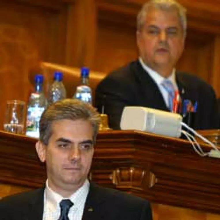 Alianta taxeaza Serviciile secrete