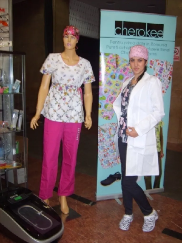 Almira Cojanu de la MediFashion: "Halate imprimate pentru medici si asistente medicale, dar si saboti cu talpa curbata si talpa normala!"
