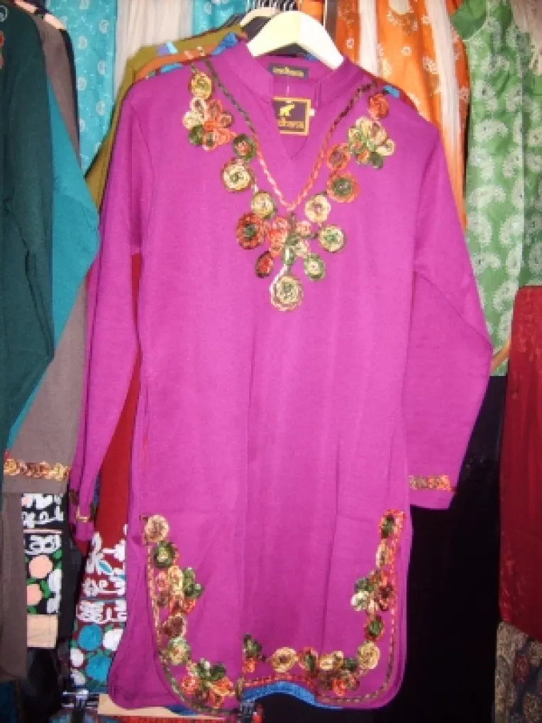 
Aman Ralhan: "Super oferta la saluri din casmir, pulovere si genti din piele, la targul de la Sala Dalles!"