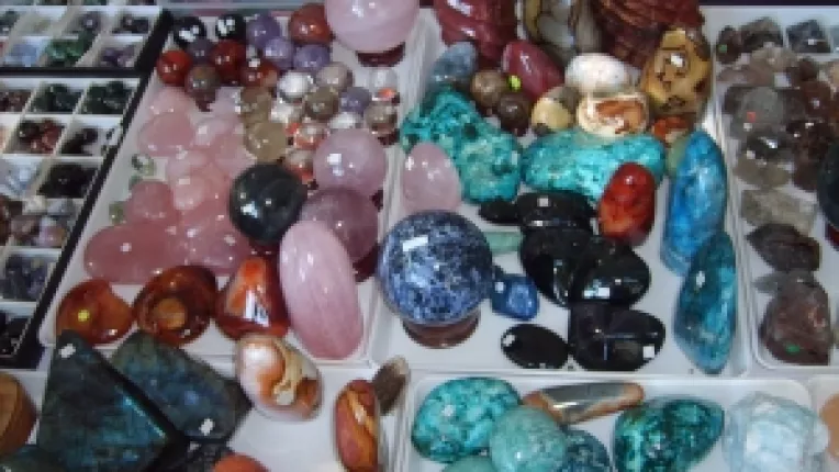 Anamaria Vidu: "Ceasuri din felii de agat si varfuri de cuart!"