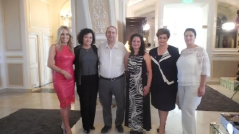 Anca Daniela Raiciu: Noul site al companiei Hofigal este mai multe decat un magazin online sau de prezentare a acestor produse!