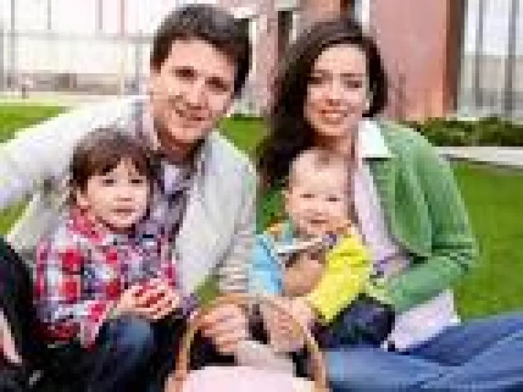 Andi Moisescu si Olivia Steer se lupta in instanta pentru custodia nepotului lor