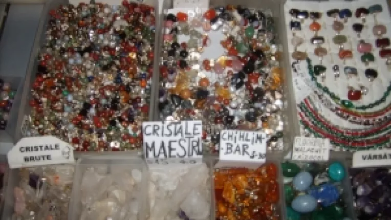 Andrei Costin Victor: "Bratari din onix, carneol si aventurin, la targul de la MTR!"
