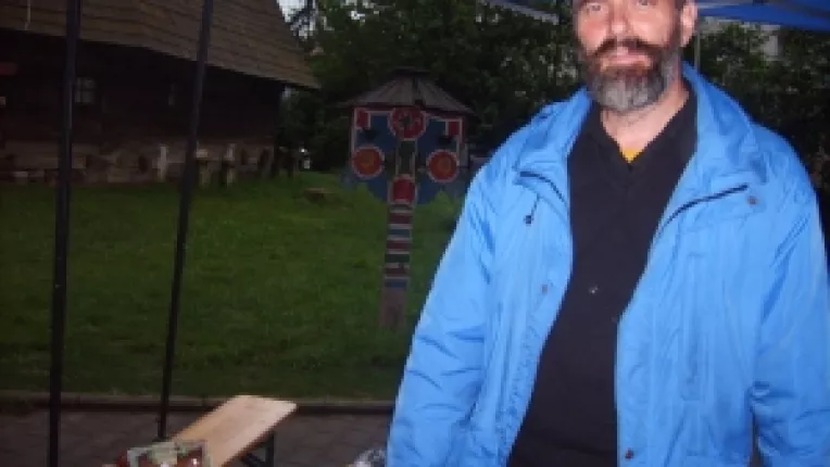 Andrei Costin Victor: "De 1 iunie, am facut cateva broscute testoase din malachit, peridot, ametist si coral rosu!"