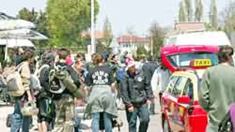 Anul acesta, de doua ori mai multi turisti pe litoral