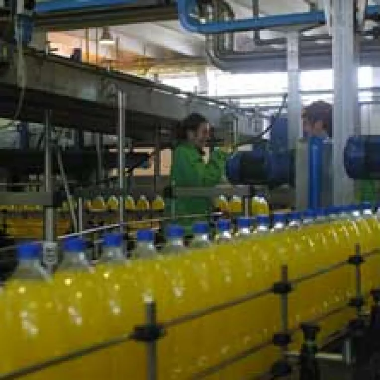 Apa minerala se scumpeste cu 10%