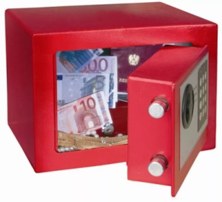 Arad: Jaf la o casa de schimb valutar. Hotii au furat seiful cu 390 de milioane de lei vechi