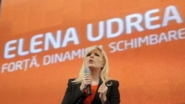 Ascensiunea politica a "zanei" blonde care a dominat un deceniu scena politica a Romaniei
