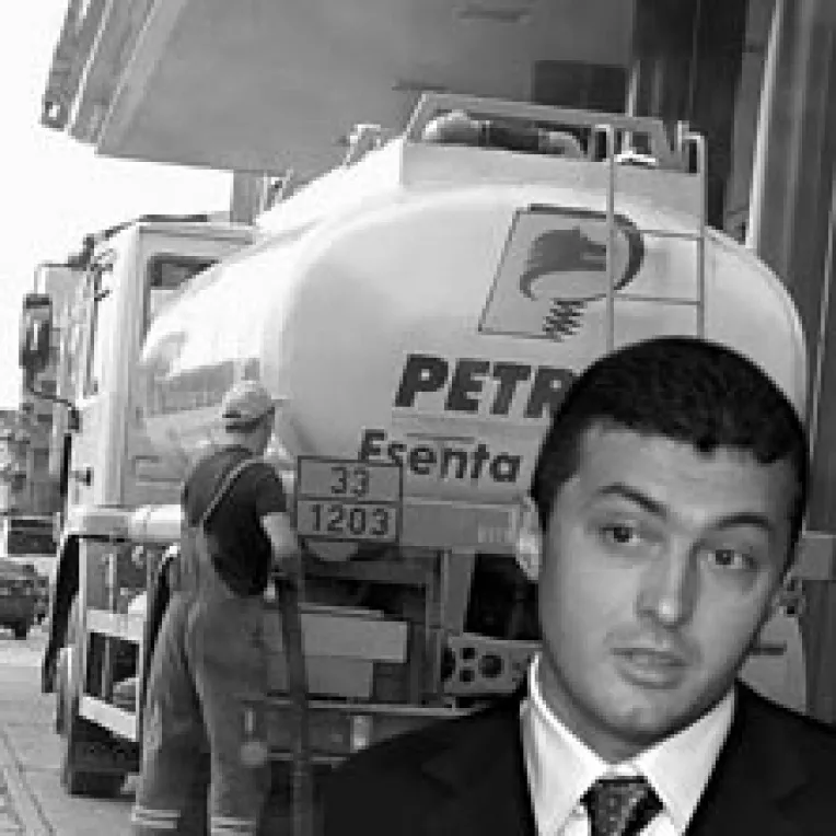 Austriecii ne dicteaza preturile la benzina si motorina