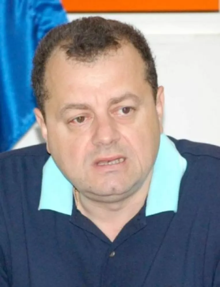 Banias despre motiunea PNL: "demagogica si instigatoare"