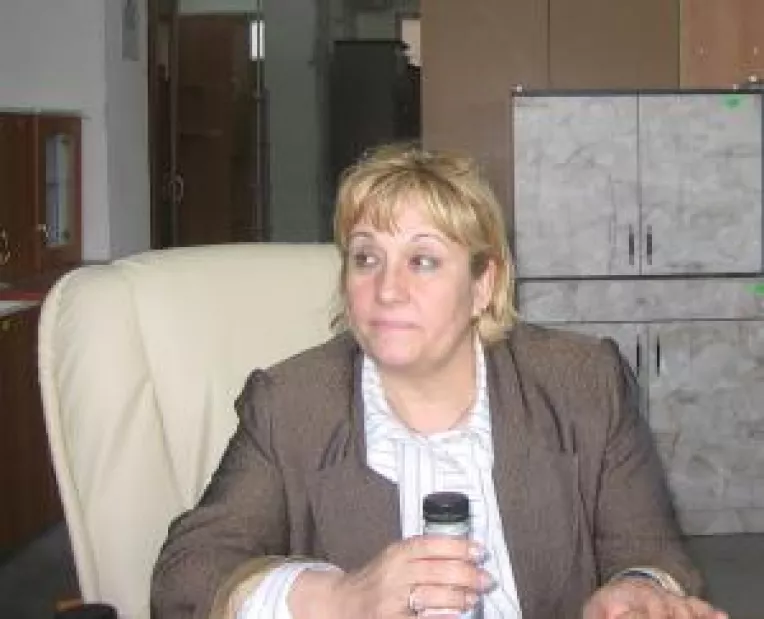 Banii din spatele mobilei