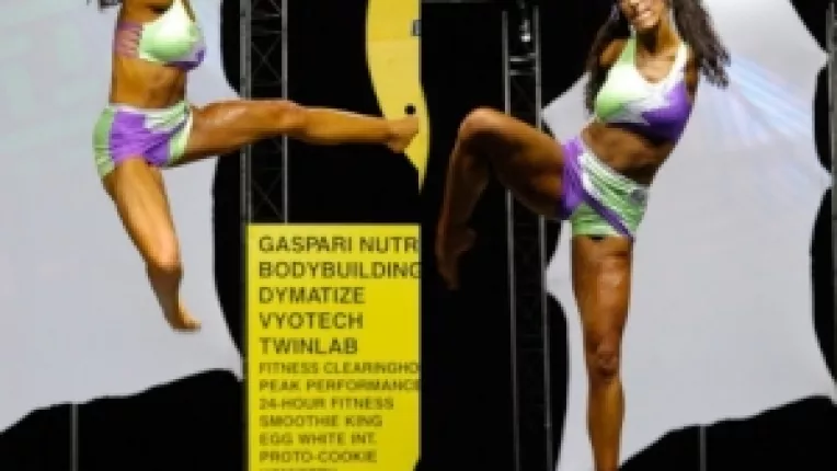 Barbie nu are brate, dar este antrenoare de fitness