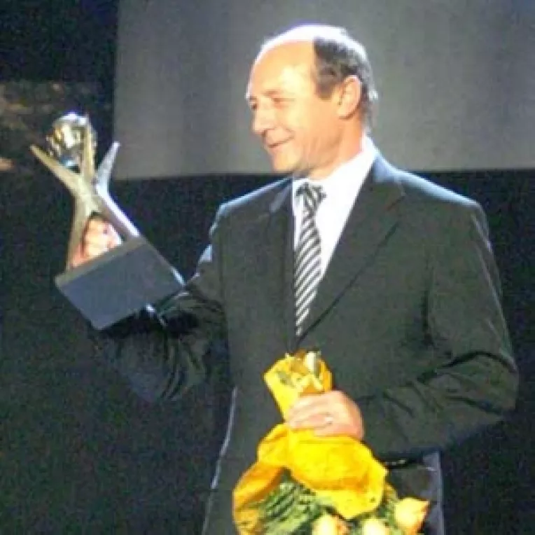 Basescu a primit o placheta de la Al Jazzera