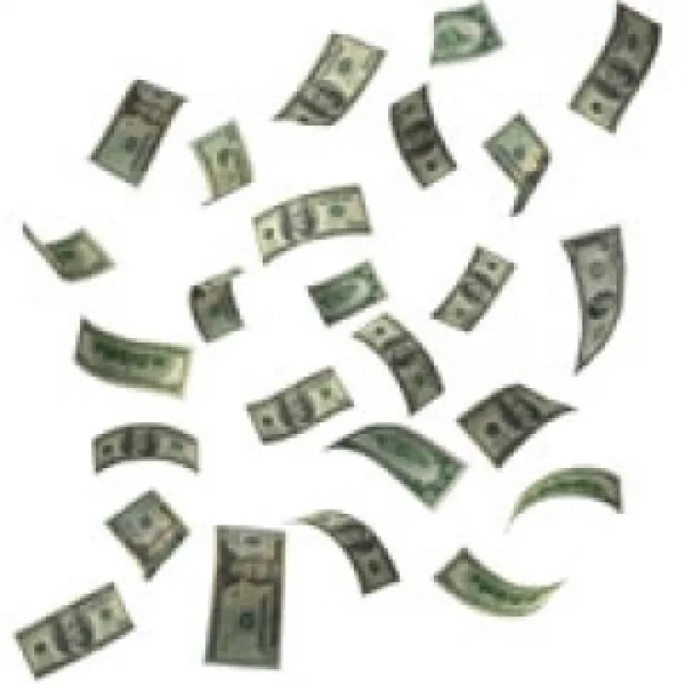 Basescu: "Am batjocorit anul 2008 si in loc sa pastram banii, sa-i utilizam in investitii, i-am imprastiat peste tot in tara"