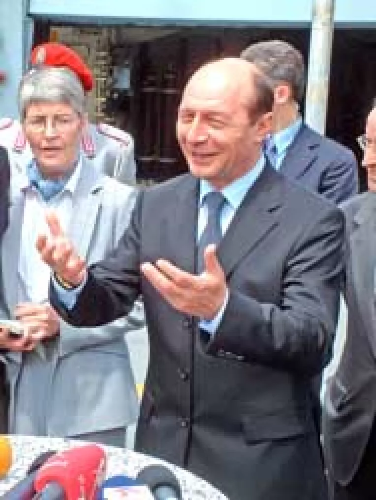 Basescu avertizeaza asupra iminentei unui conflict deschis in zona Marii Negre