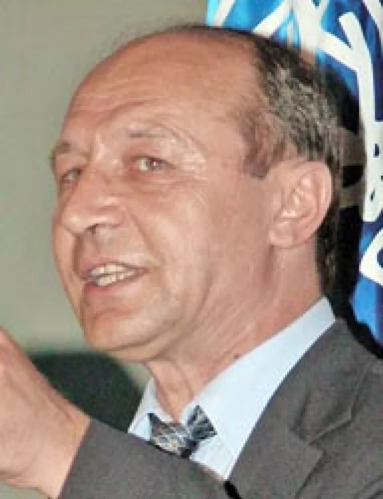 Basescu, contestat de PSD si refuzat de Parlament