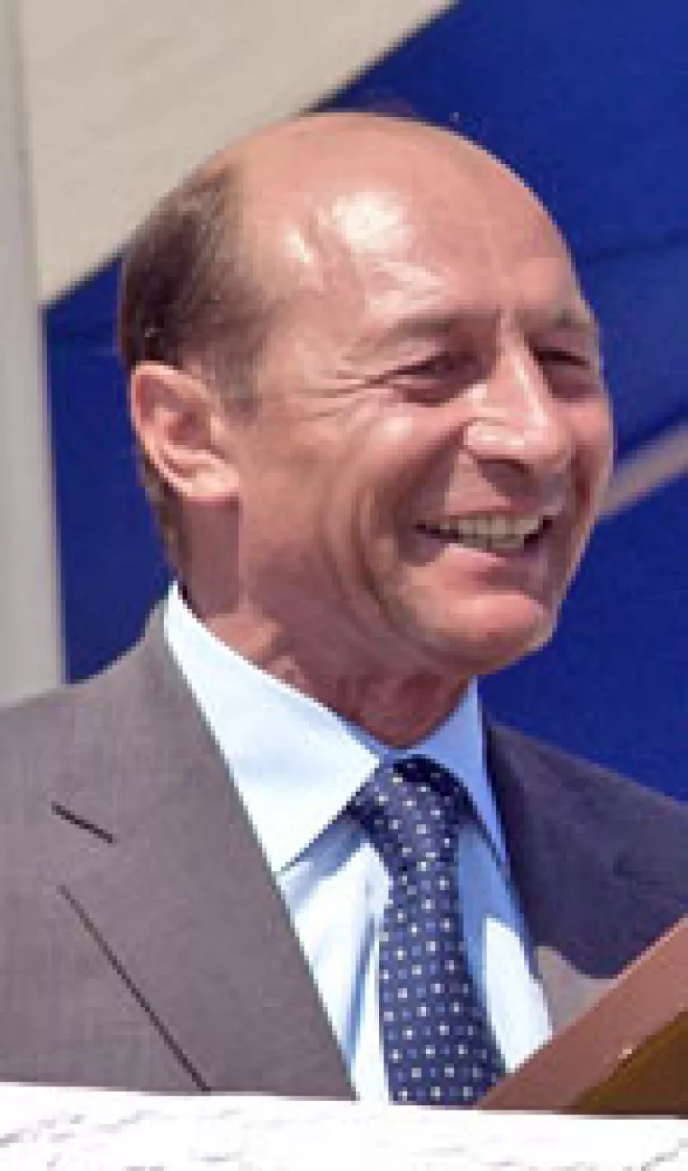 Basescu: "Dati-mi dosarul si il fac public!"