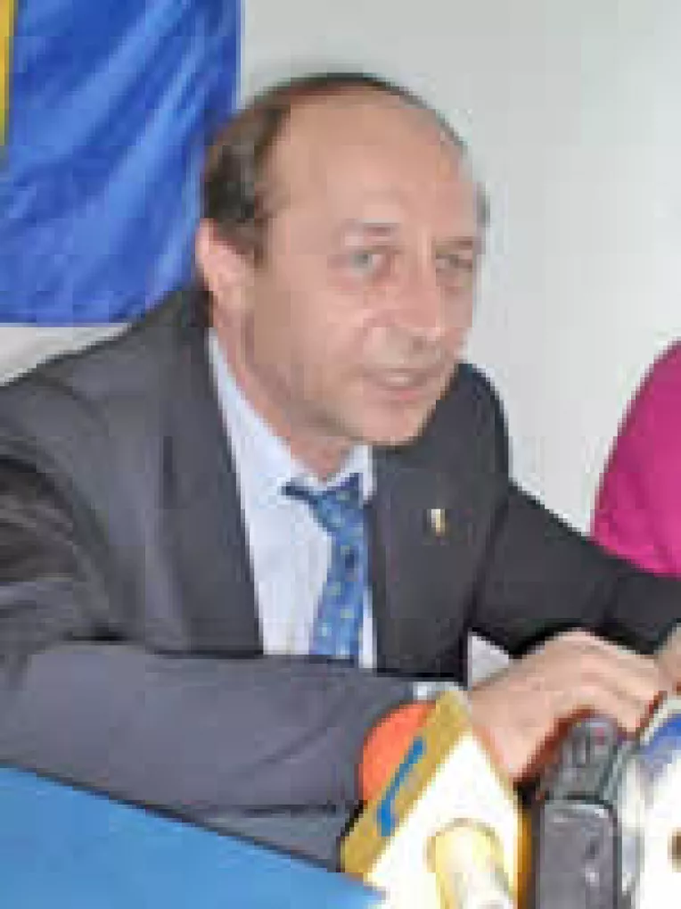 Basescu degera la Cotroceni, ca iarna nu-i ca vara