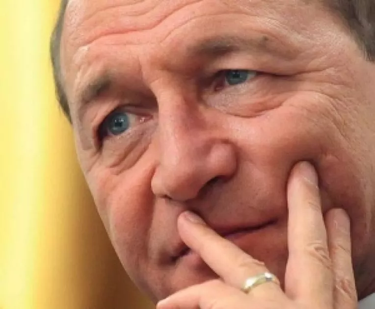 Basescu, favorit la prezidentiale, intr-un sondaj platit de PSD