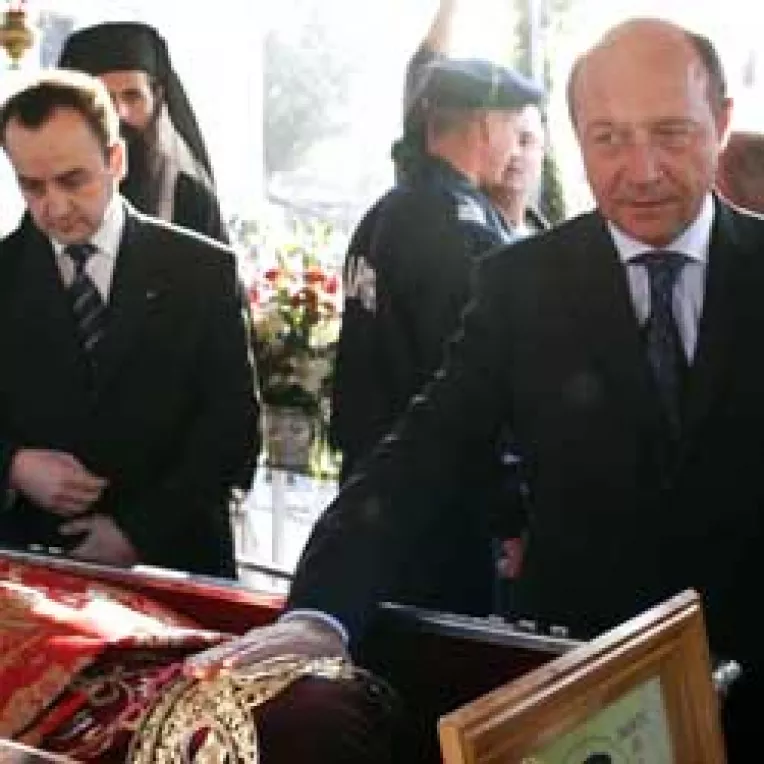Basescu, intaiul pelerin al tarii