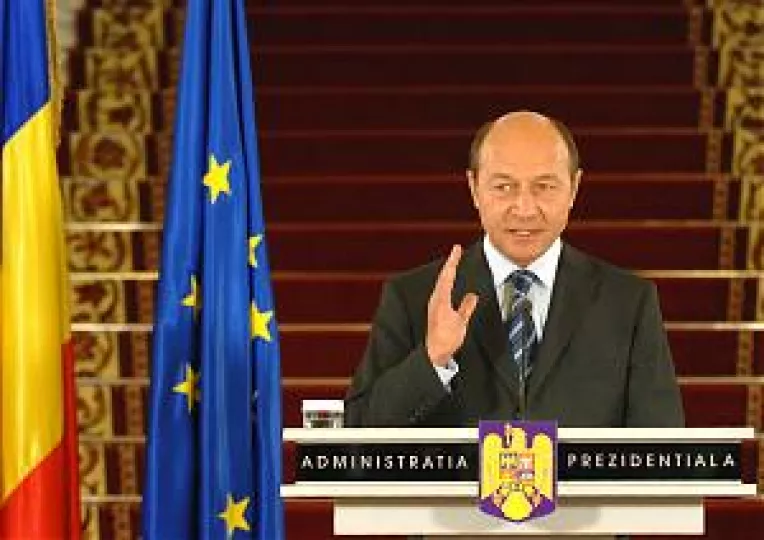 Basescu redevine presedinte jucator.