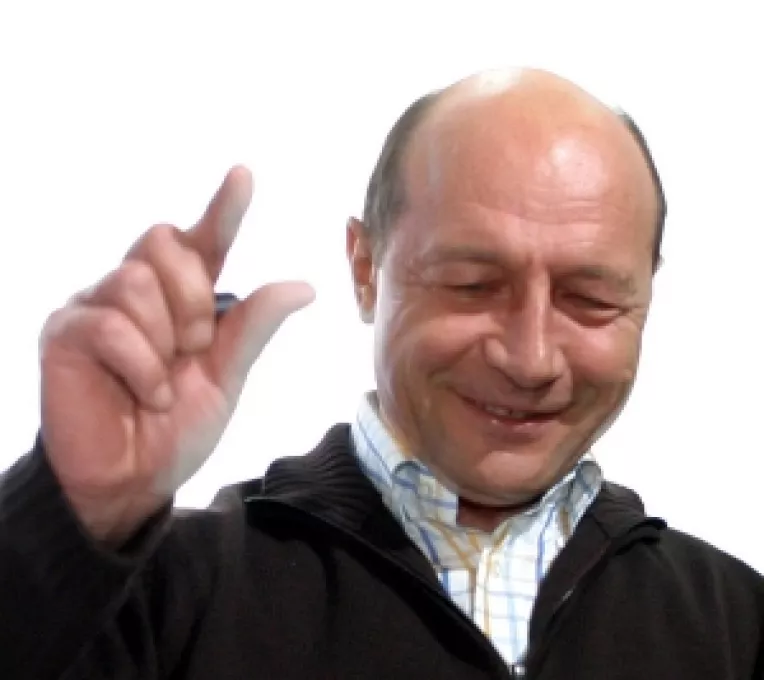 Basescu se invita in biroul unei jurnaliste
