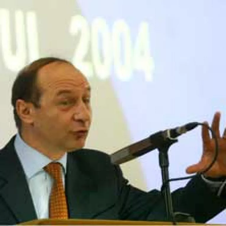 Basescu trimite SRI si Politia pe urmele demnitarilor corupti