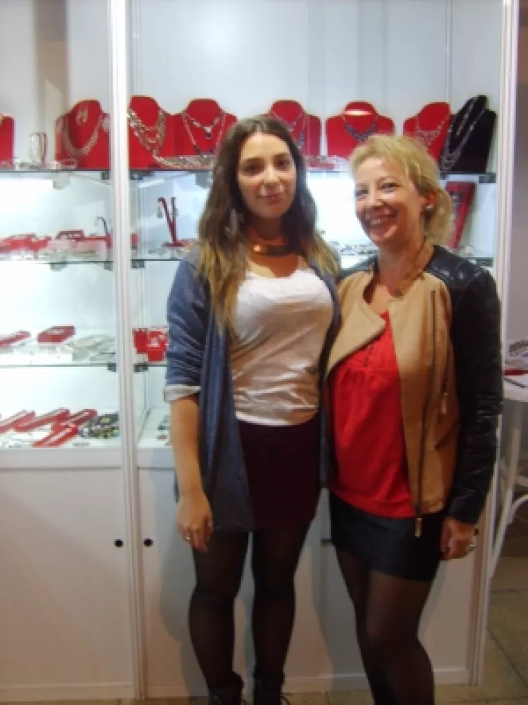 Beatrice Mistodinis, director al firmei de bijuterii Sigrid: "De 17 ani participam la targurile de la Sala Dalles!"