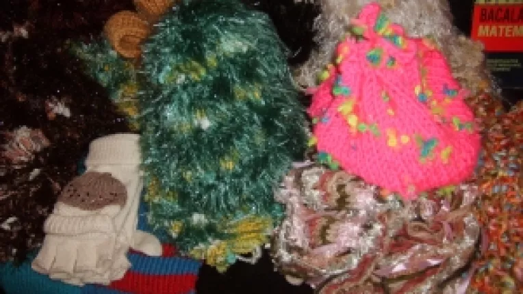 

Bijuterii din pietre semipretioase si tricotaje inedite, la targul de la MTR