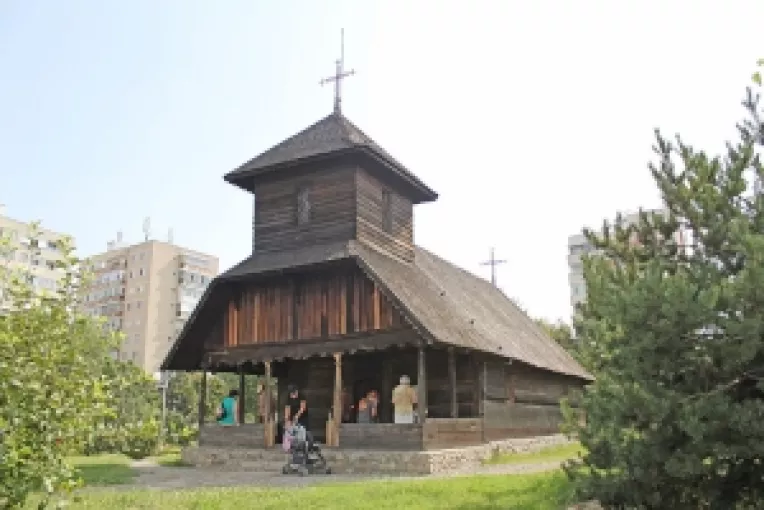 Biserica de lemn din Poiana, o bijuterie care reflecta spiritul Campiei Romane