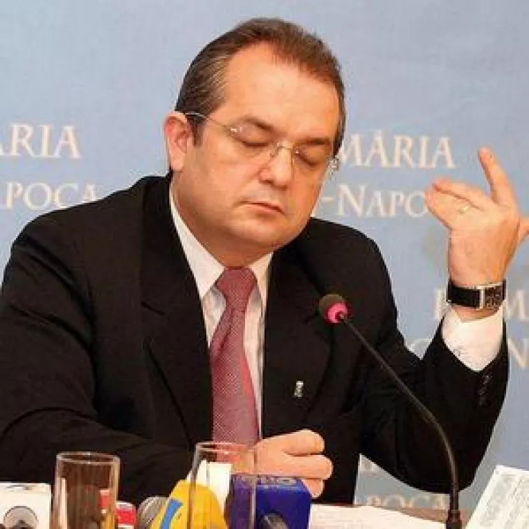 Boc se vede un Cezar care a trecut Rubiconul:  
Emil Boc: Zarurile au fost aruncate in relatia cu PNL
