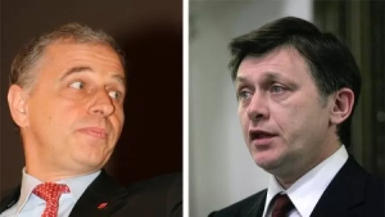 Bogdan Teodorescu: "Geoana il depaseste pe Antonescu cu 2-3 procente" 
