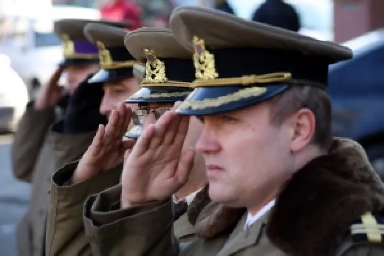 Bomba Basescu: 12 generali ai Armatei Romane urmeaza sa fie anchetati si arestati