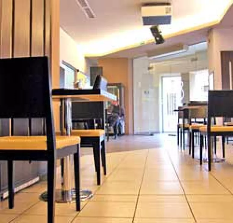 BT Cafe, prima cafenea bancara din Romania