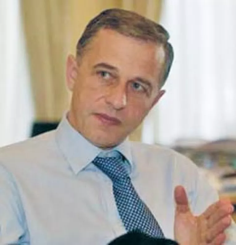 "Buldogul" Blaga Si "Prostanacul" Geoana se vor premieri, Basescu coace o surpriza